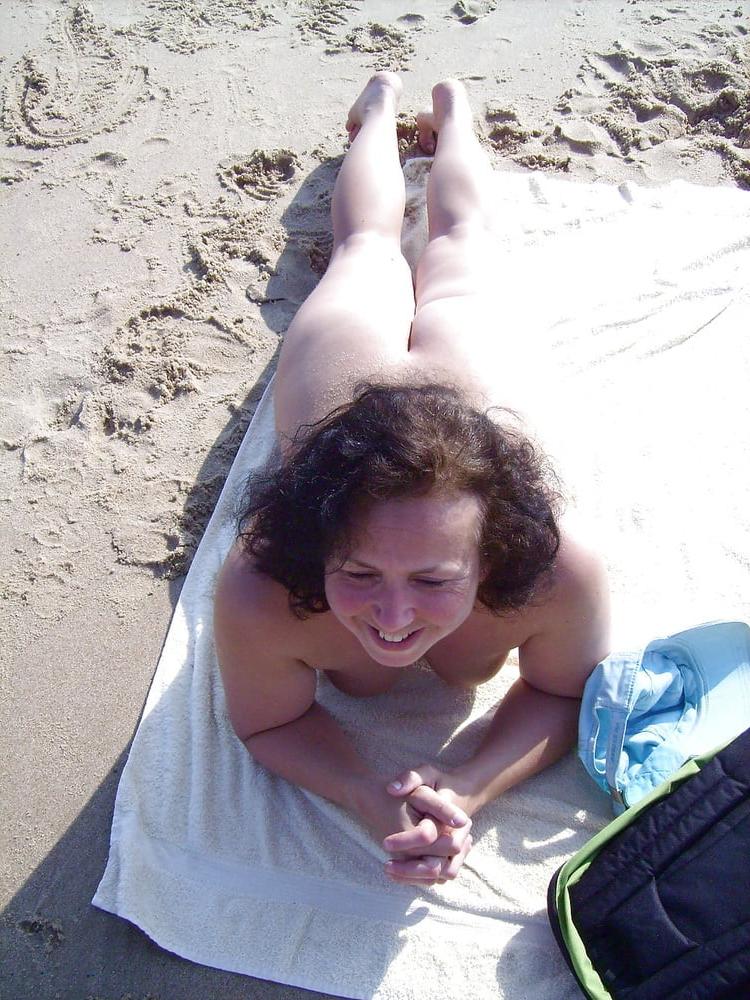 25P Claudine Moreau mom slut