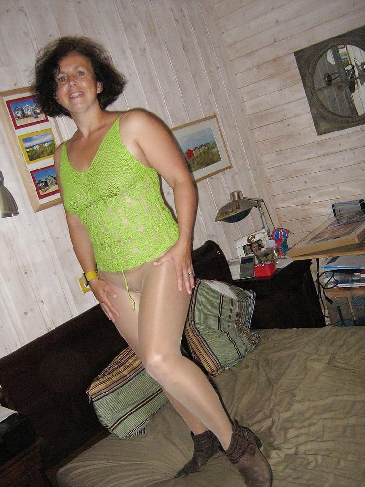 25P Claudine Moreau mom slut