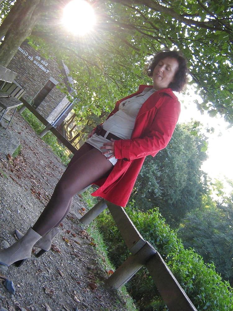 25P Claudine Moreau mom slut