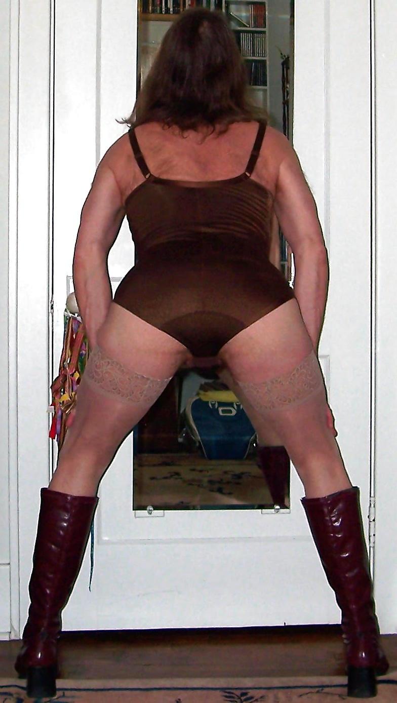 25P Crossdressing - More Ass