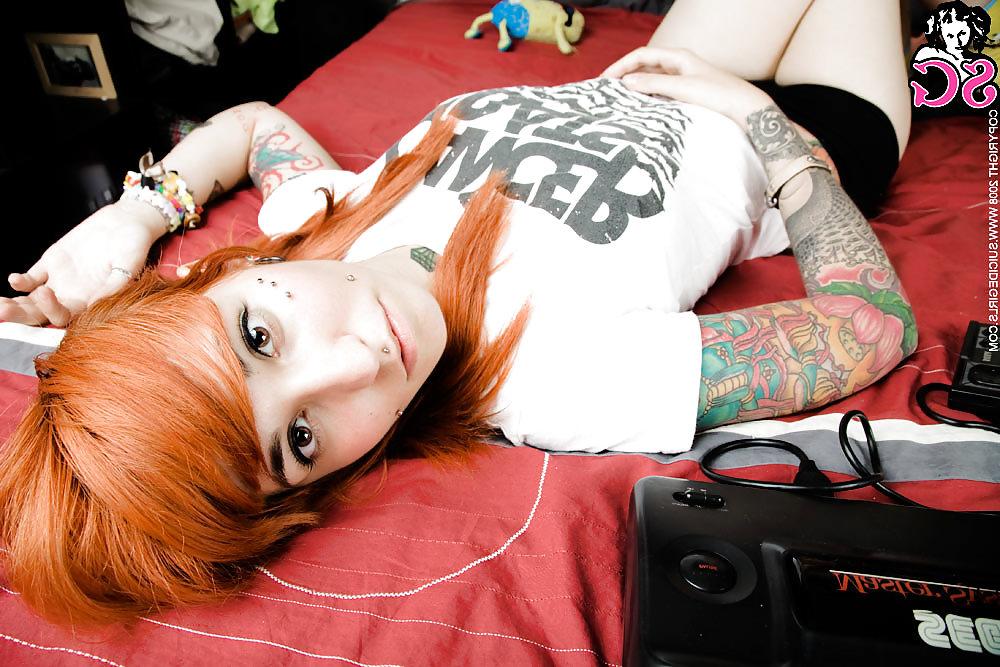 16P Amazing Emo Redhead