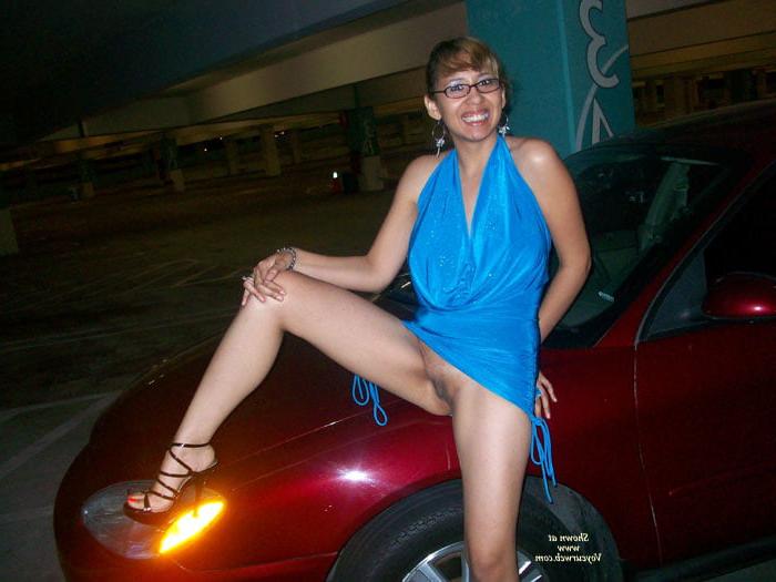 25P Amateur mature  exhibitionists showing off