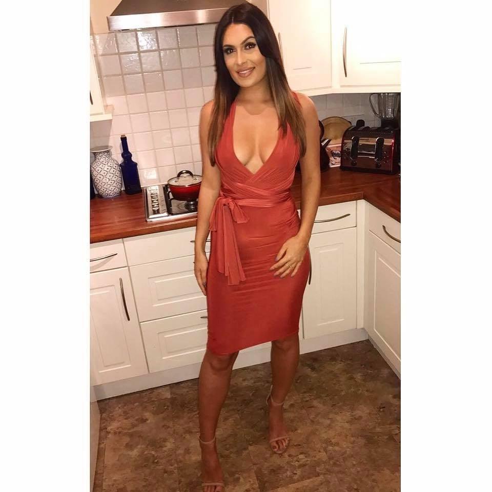 20P Beautiful Brunette Dani for cum and comments