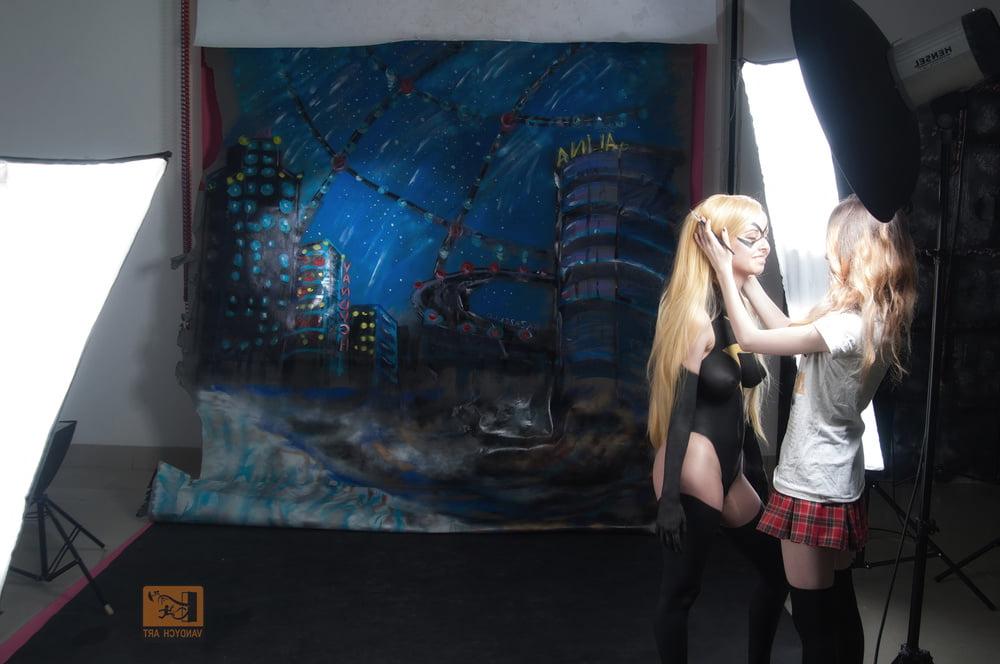 25P DHM - Miss Marvel Backstage