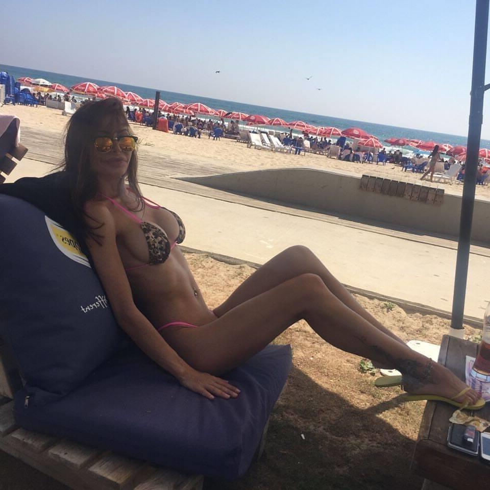 23P Sexy mom
