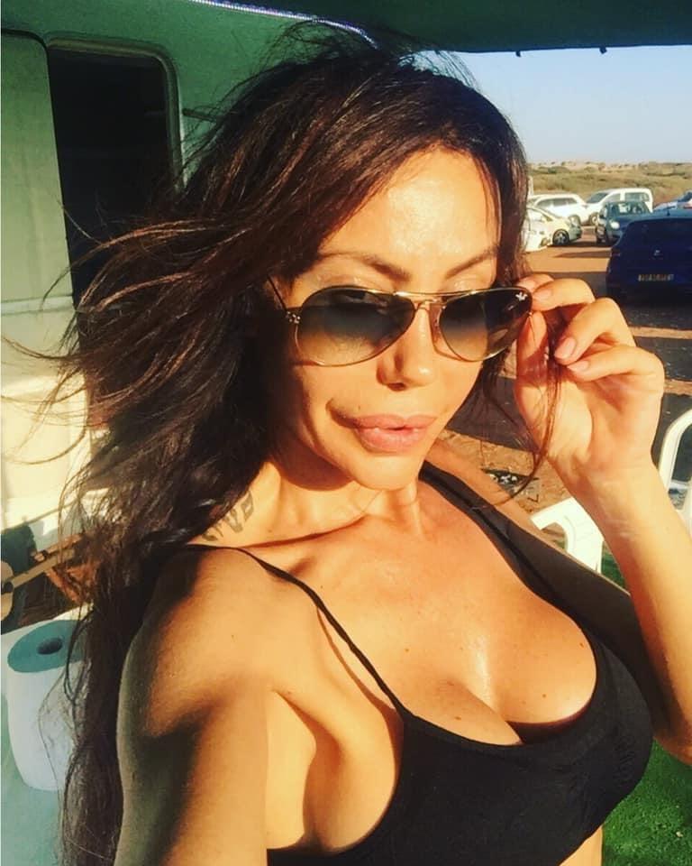 23P Sexy mom