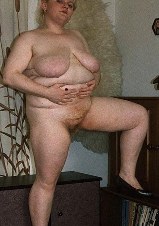 22P Beautiful Hairy Mom 26
