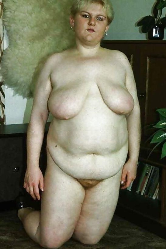 22P Beautiful Hairy Mom 26
