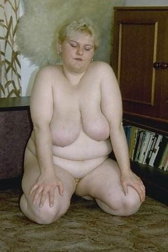 22P Beautiful Hairy Mom 26