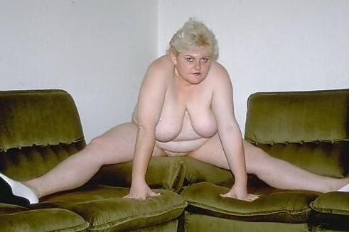 22P Beautiful Hairy Mom 26