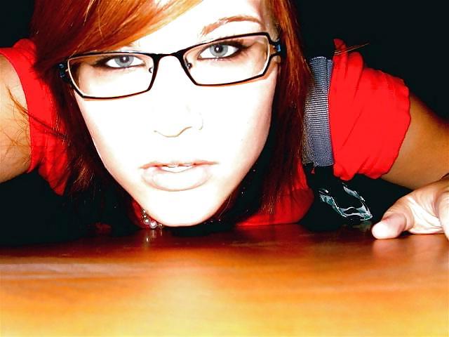 25P TWO HOT EMO GIRLS