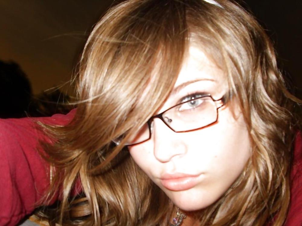 25P TWO HOT EMO GIRLS
