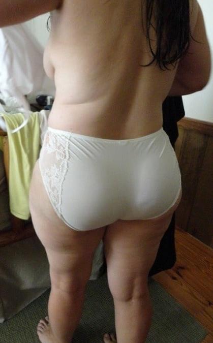 25P Mature panty covered asses 3