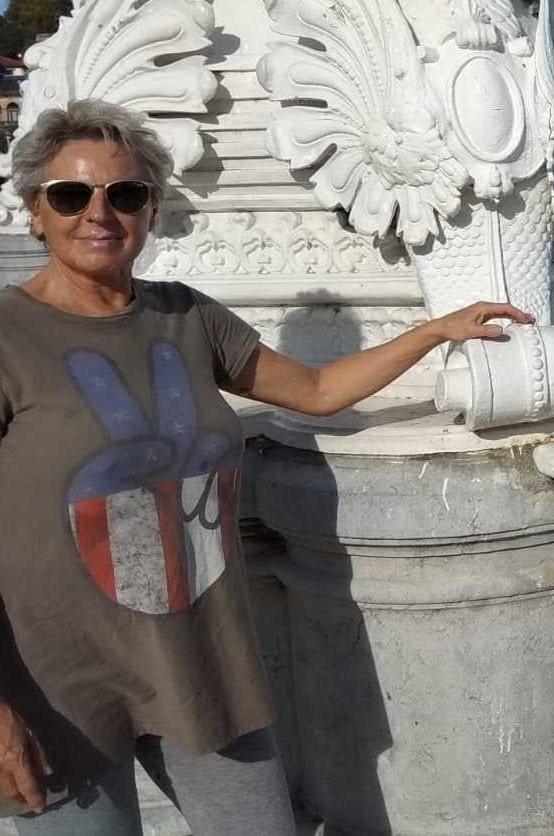 9P Mom in law pookies and glasses cocked