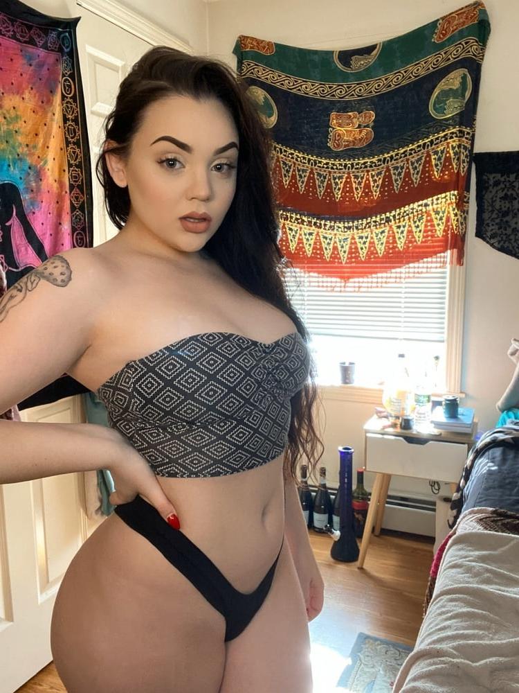 25P Big Booty Slut with nice puffy titis
