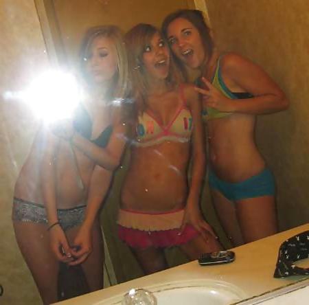 25P Hot Selfshot Babes