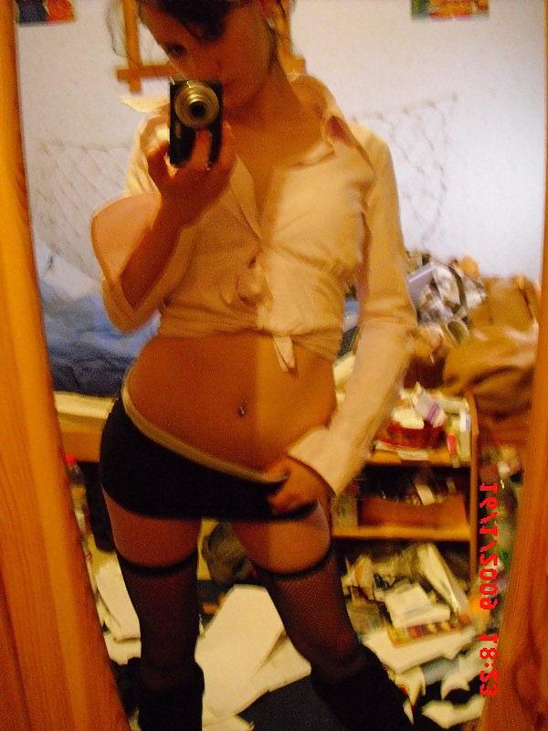25P Hot Selfshot Babes