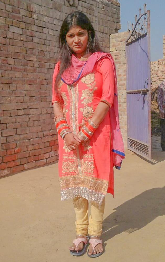 25P Rajni ladhuka bhabhi big boobs