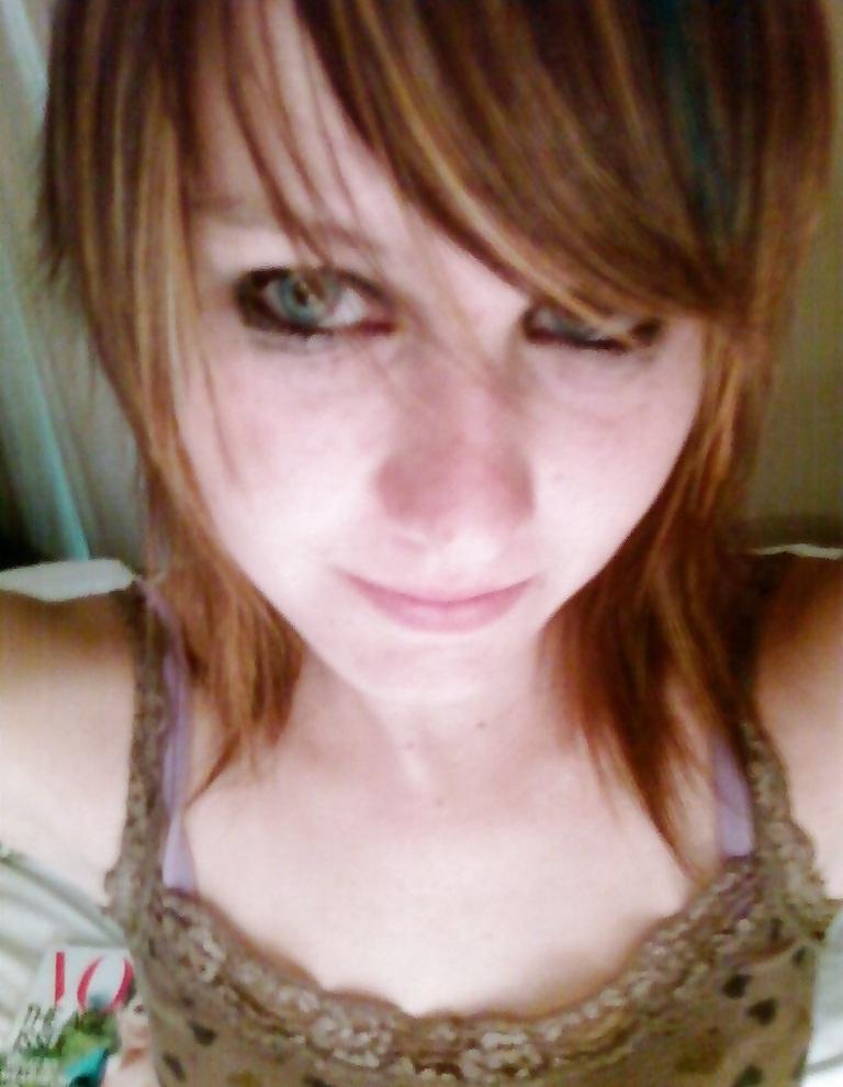 7P Cute emo girl