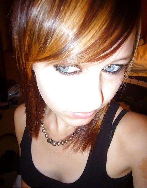 7P Cute emo girl