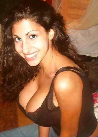 25P Cleavage..... Big Boobs NN