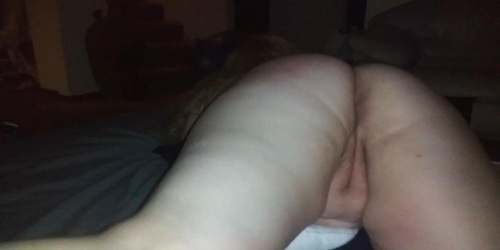 17P Big booty hotwife pawg
