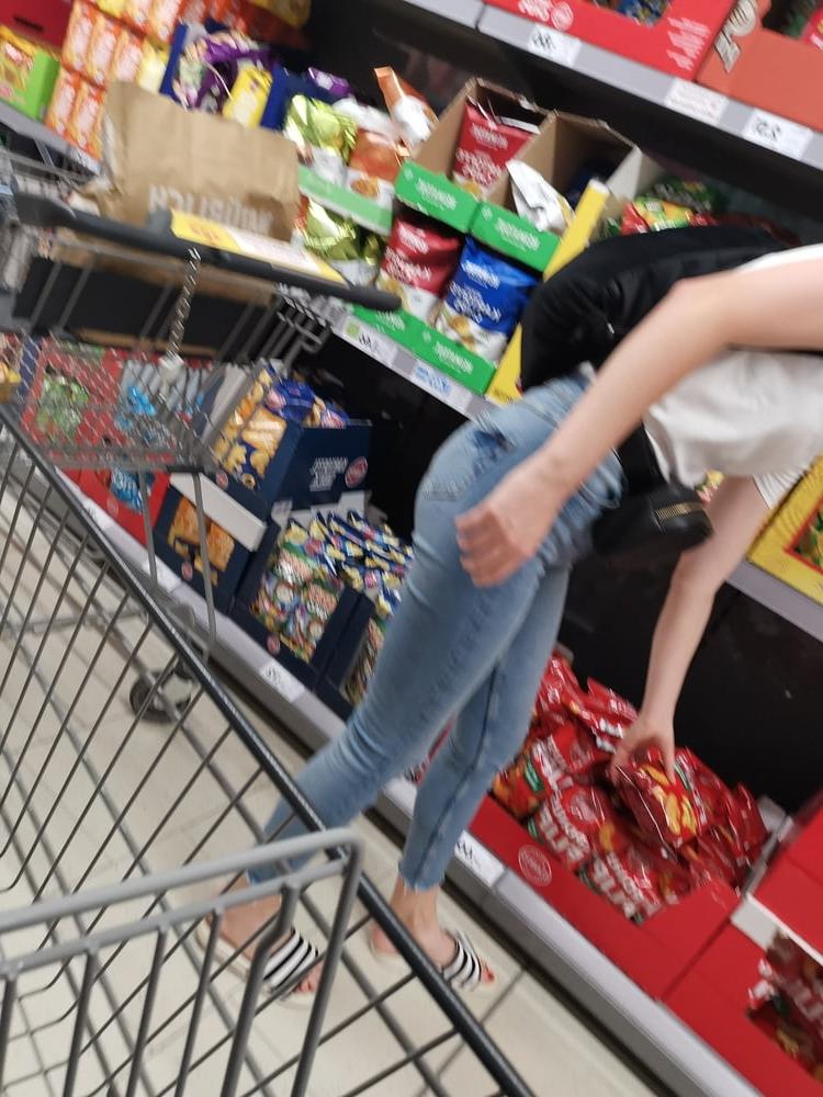 19P Girls, feet, legs, short dress, shopping, spy