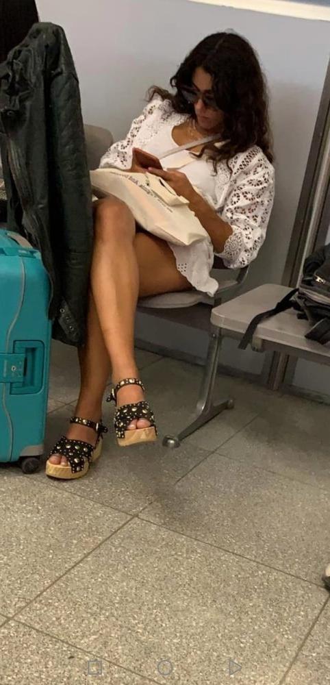 19P Girls, feet, legs, short dress, shopping, spy
