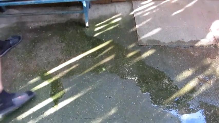 25P Io e mia moglie e la piscia a casa nostra
