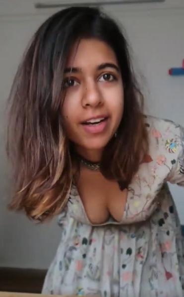 14P Instagrammer Sejal Big Boobs Downblouse Nipple