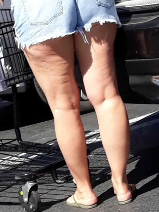 14P Sexy Milf Candid Booty Legs Feet