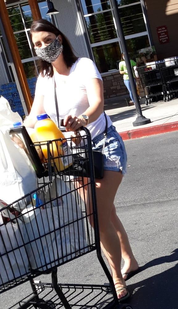 14P Sexy Milf Candid Booty Legs Feet