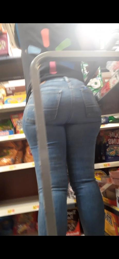 15P Cum all over that big ass!!!