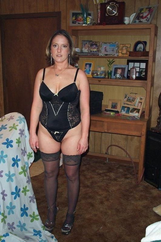 23P Your stupid mom let your pics in Background Son of a B...