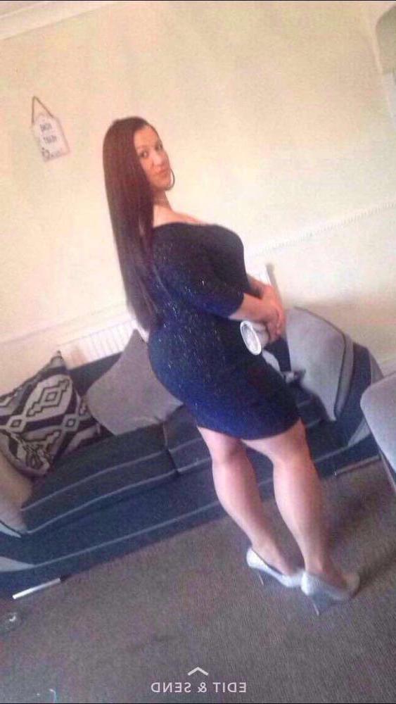 10P My desi Aunty cum an comment plz