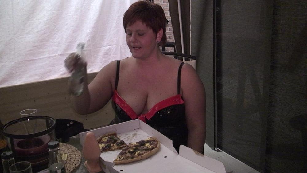 21P "I eat pizza "