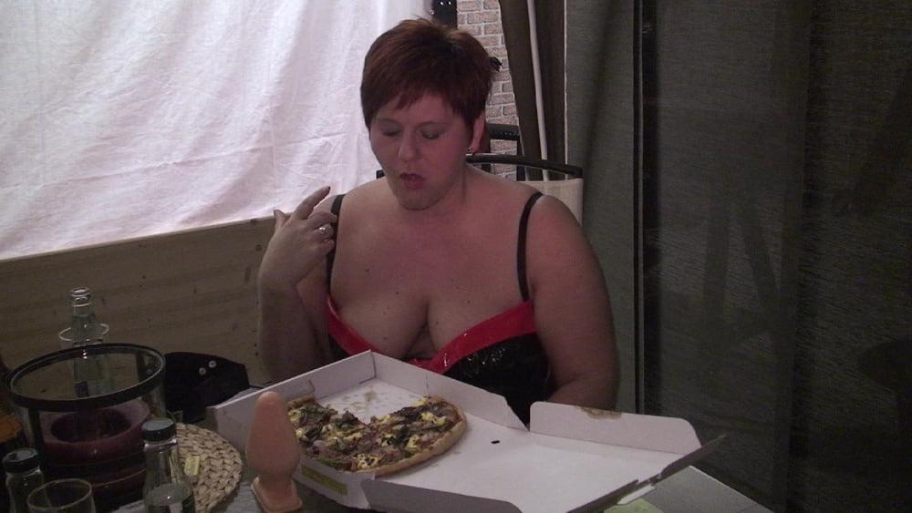 21P "I eat pizza "