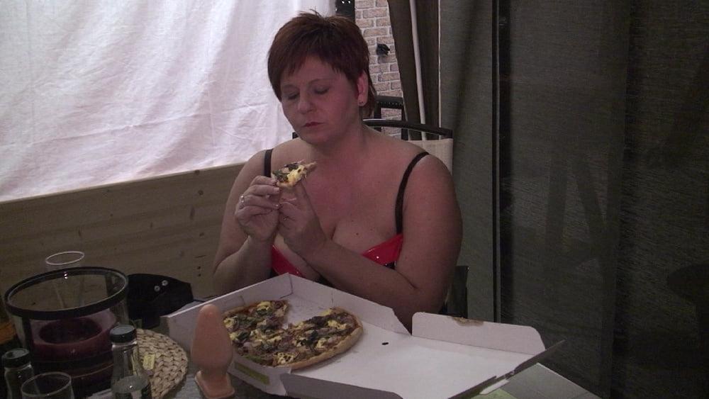 21P "I eat pizza "