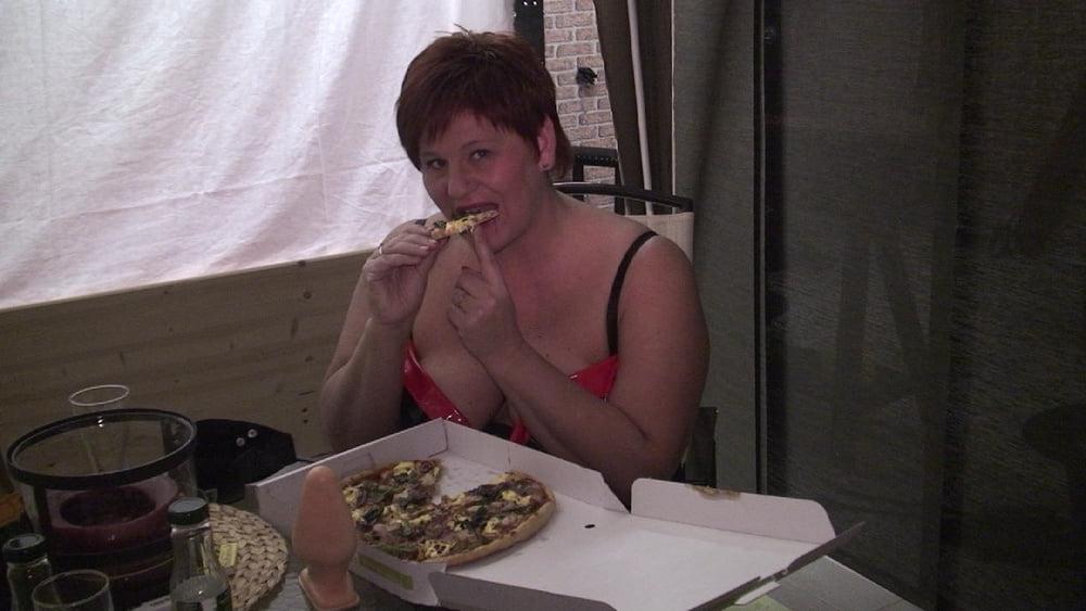 21P "I eat pizza "