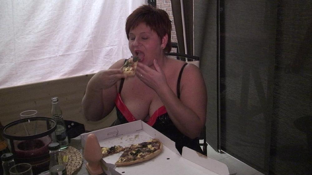 21P "I eat pizza "