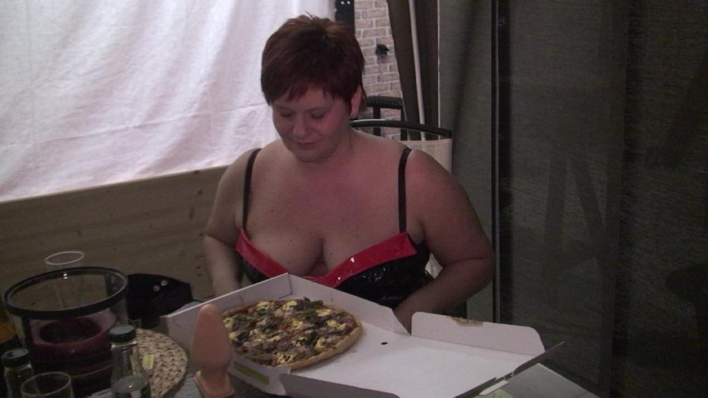 21P "I eat pizza "