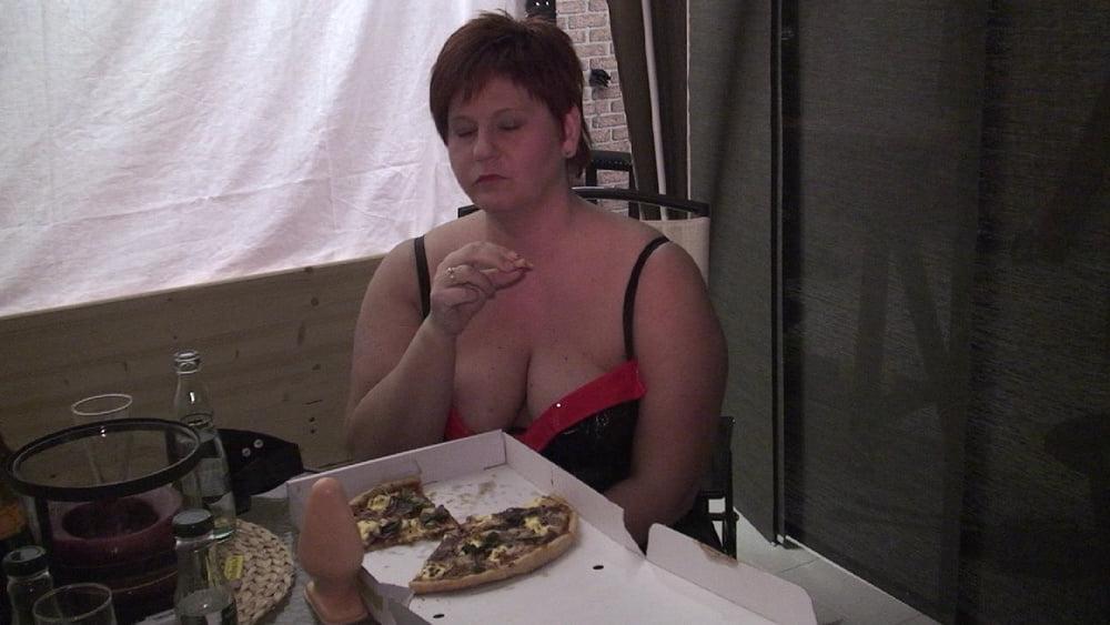 21P "I eat pizza "