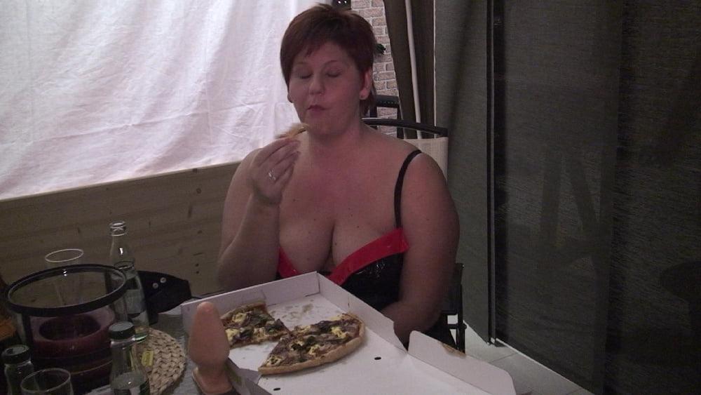 21P "I eat pizza "