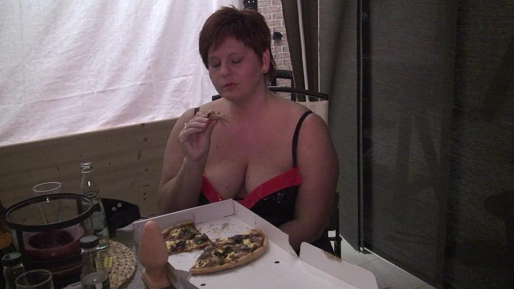21P "I eat pizza "