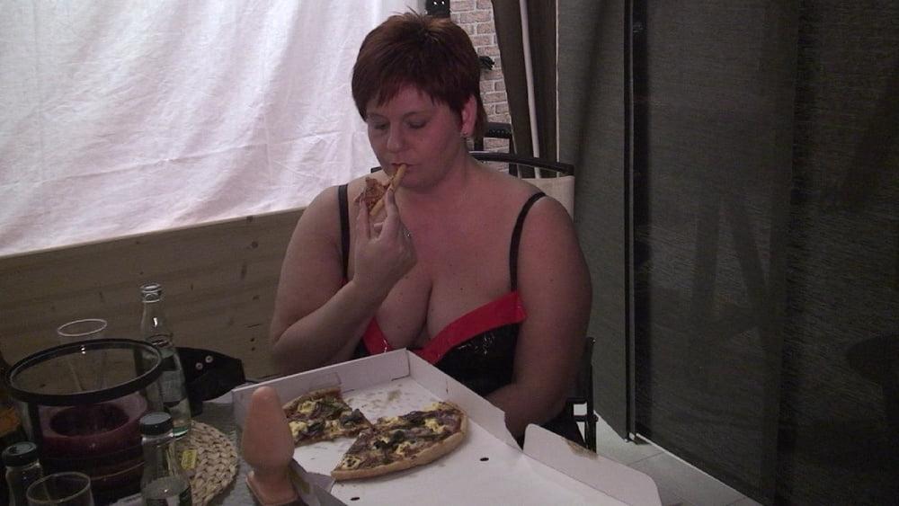 21P "I eat pizza "