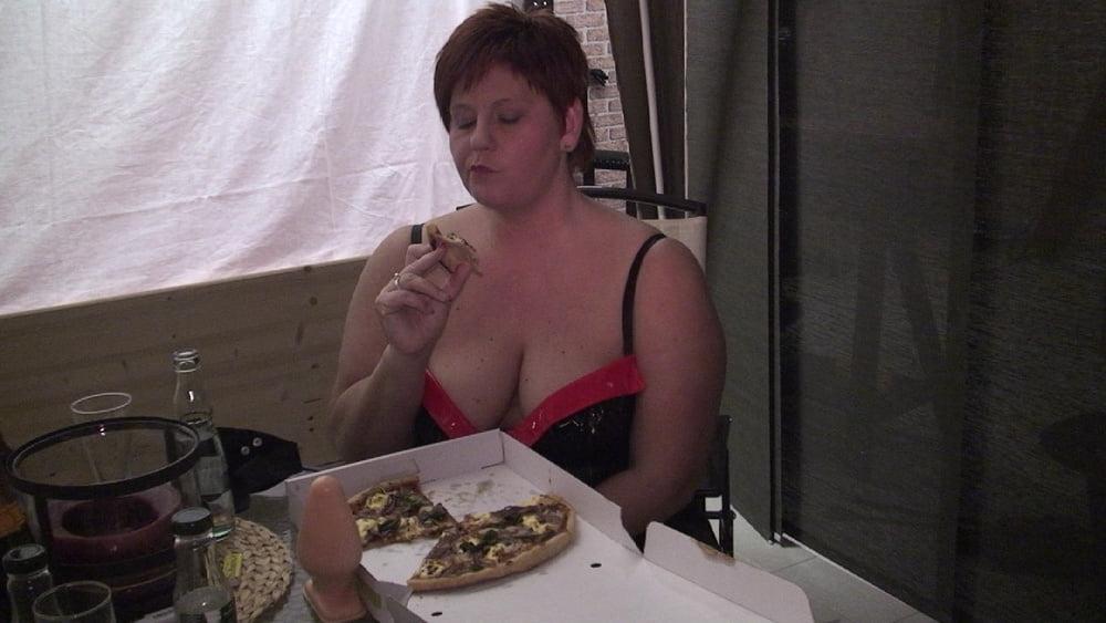 21P "I eat pizza "