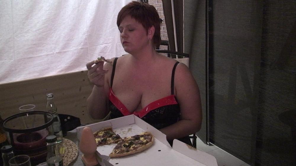 21P "I eat pizza "