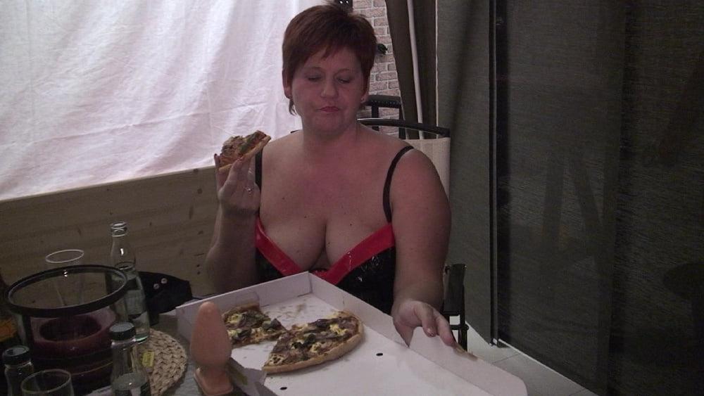 21P "I eat pizza "