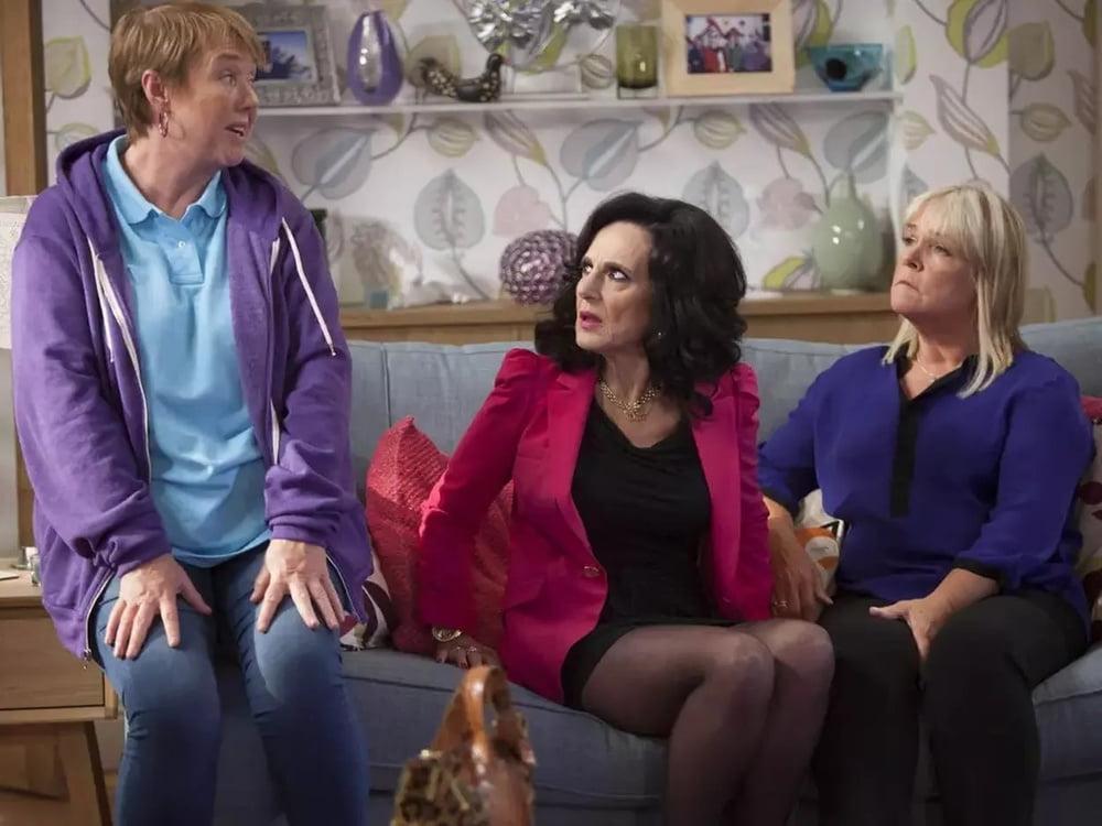25P UK Actress Lesley Joseph