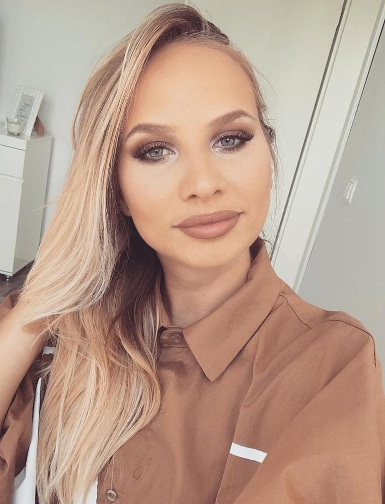 25P Which face would you cum on?